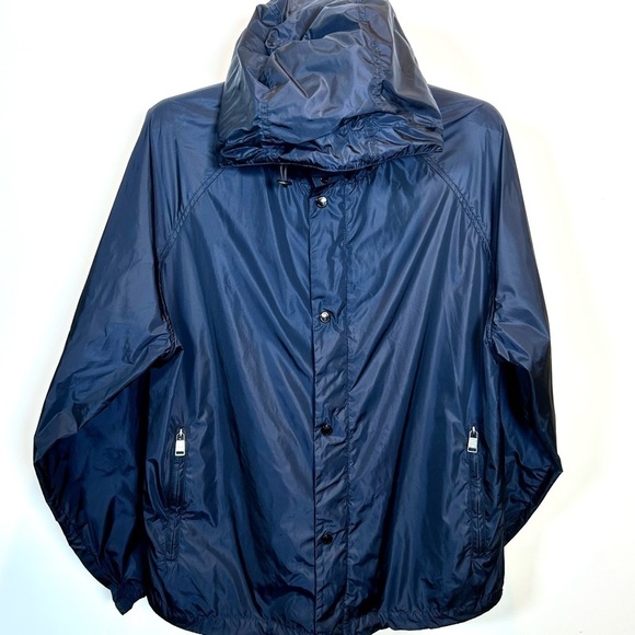 Hugo Boss “Chester” Dark Navy Windbreaker with Hide Away Hood, Size 42R - Picture 4 of 15
